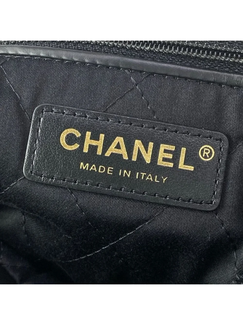 Chanel Shoulder Bag 22 Small Black
